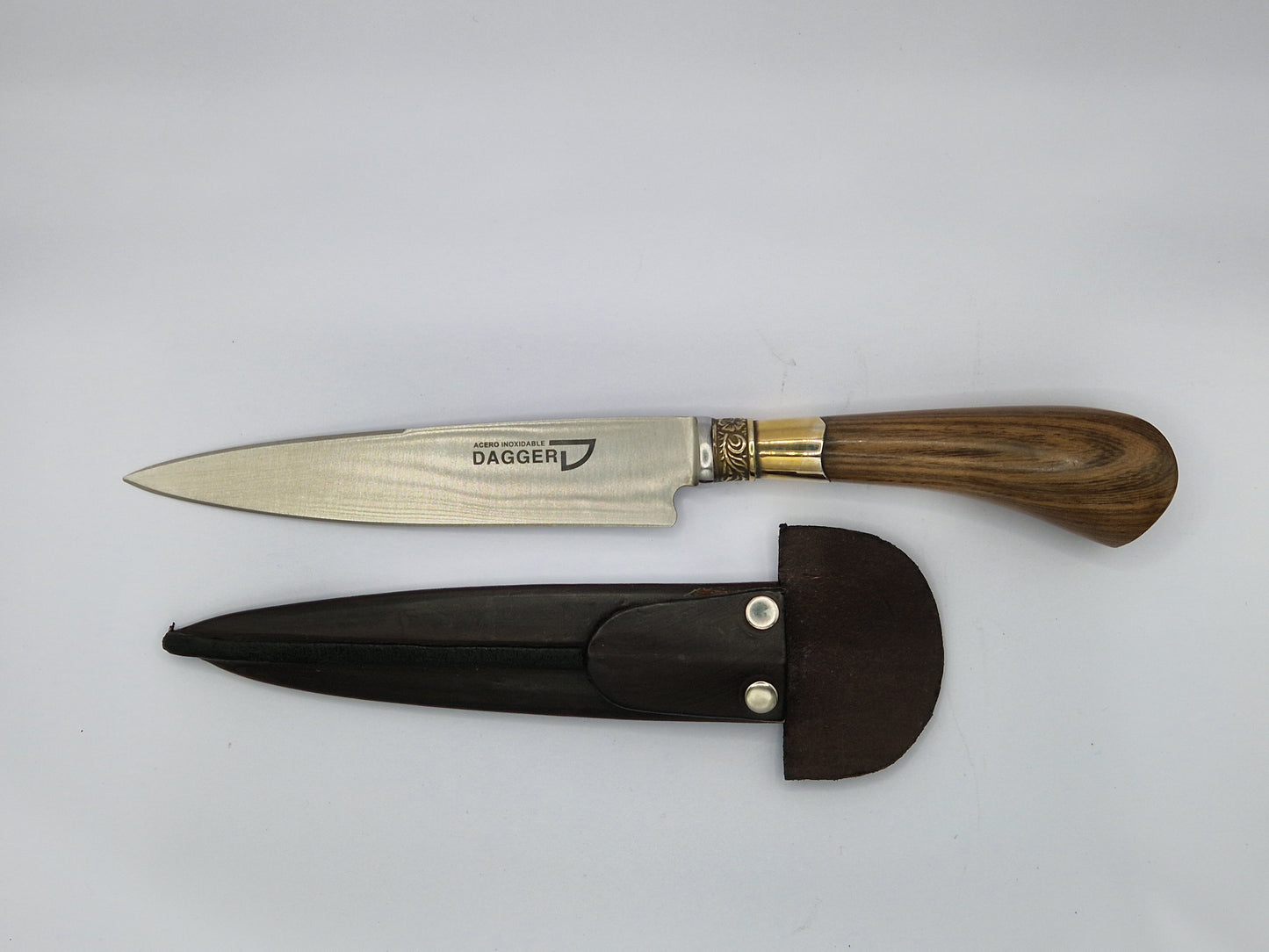 Knife with Alpaca embedded in the wood