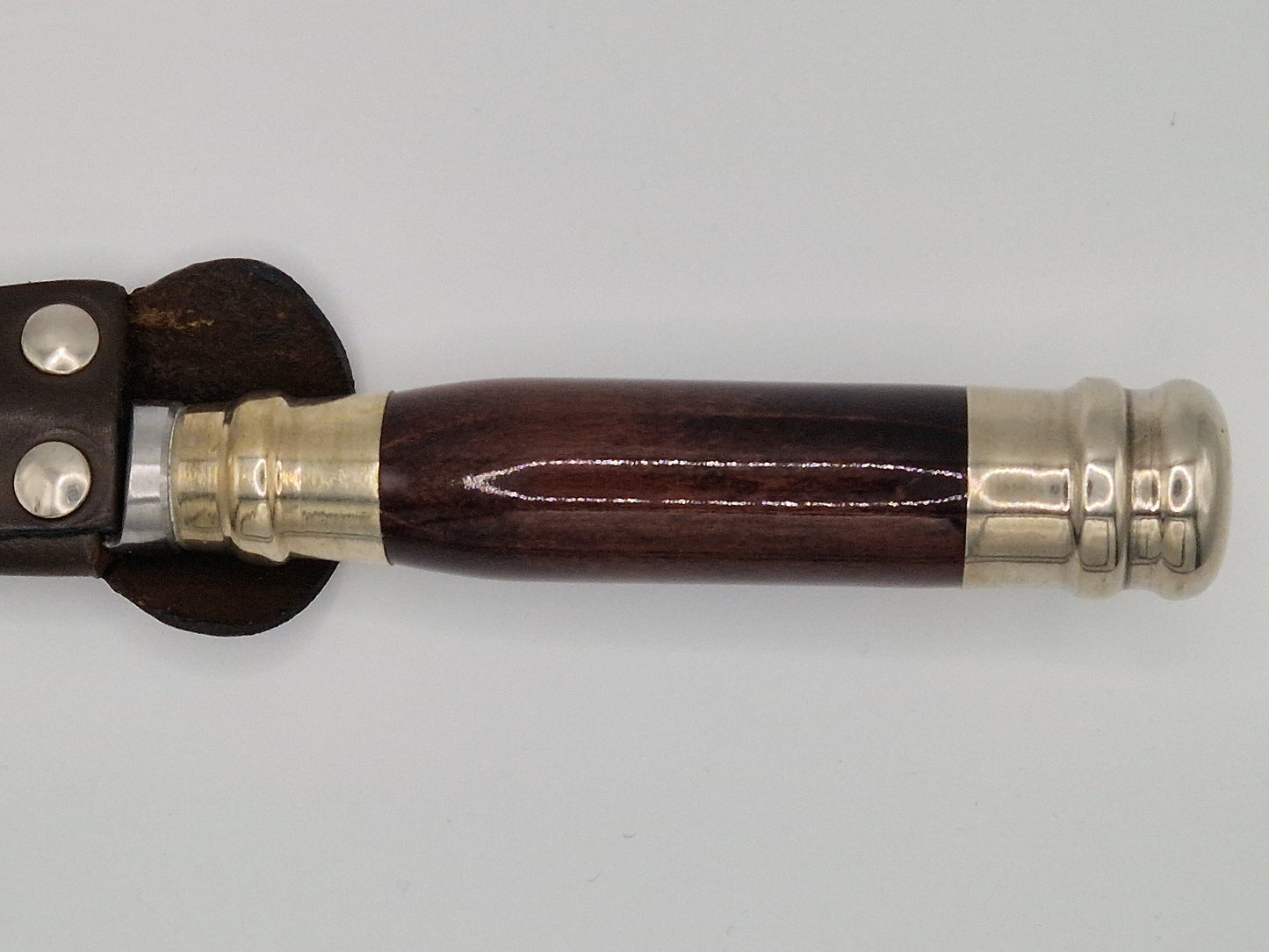 Coltello in legno laccato