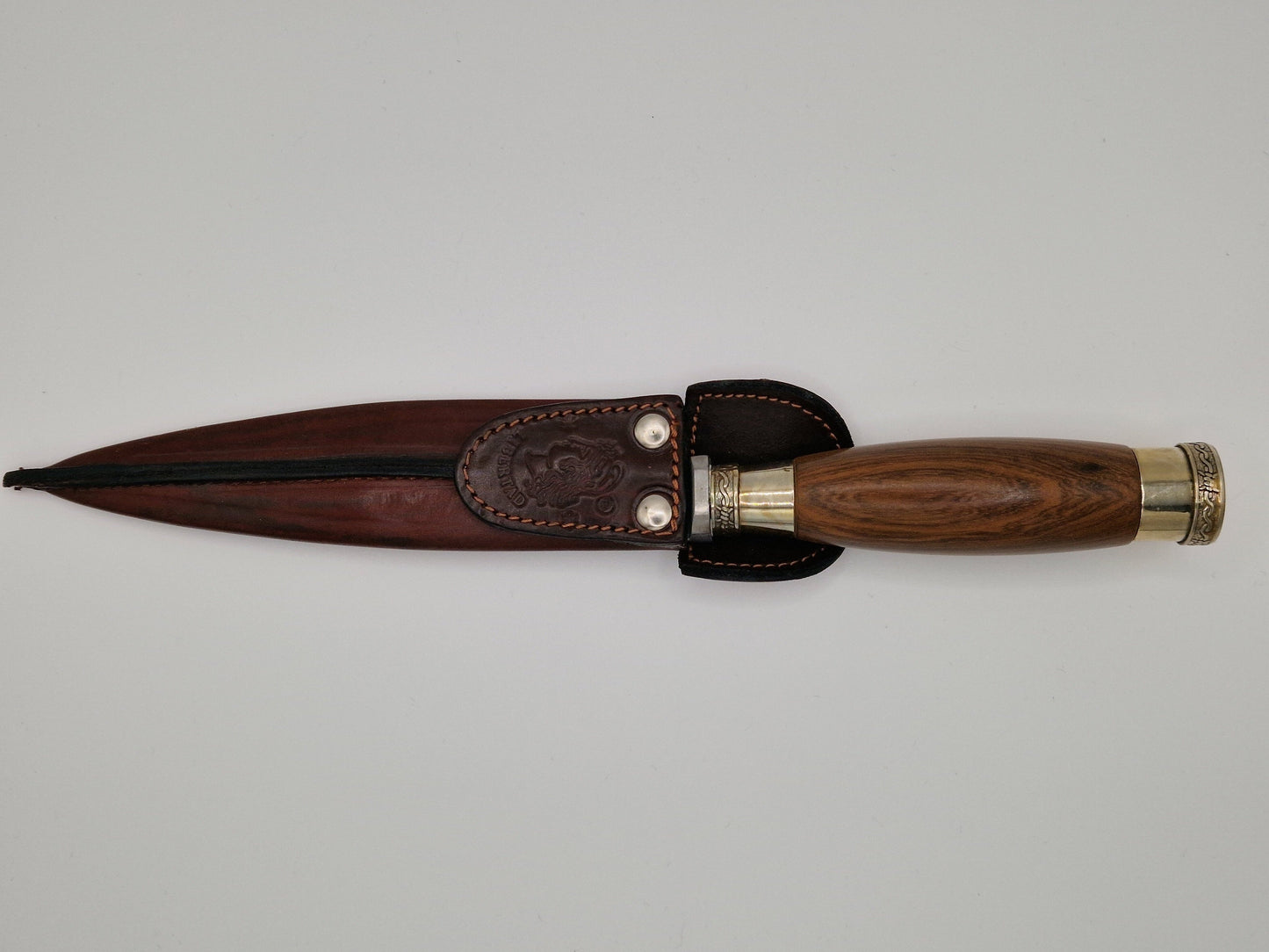 Messer mit Holz und verzierter Klinge
