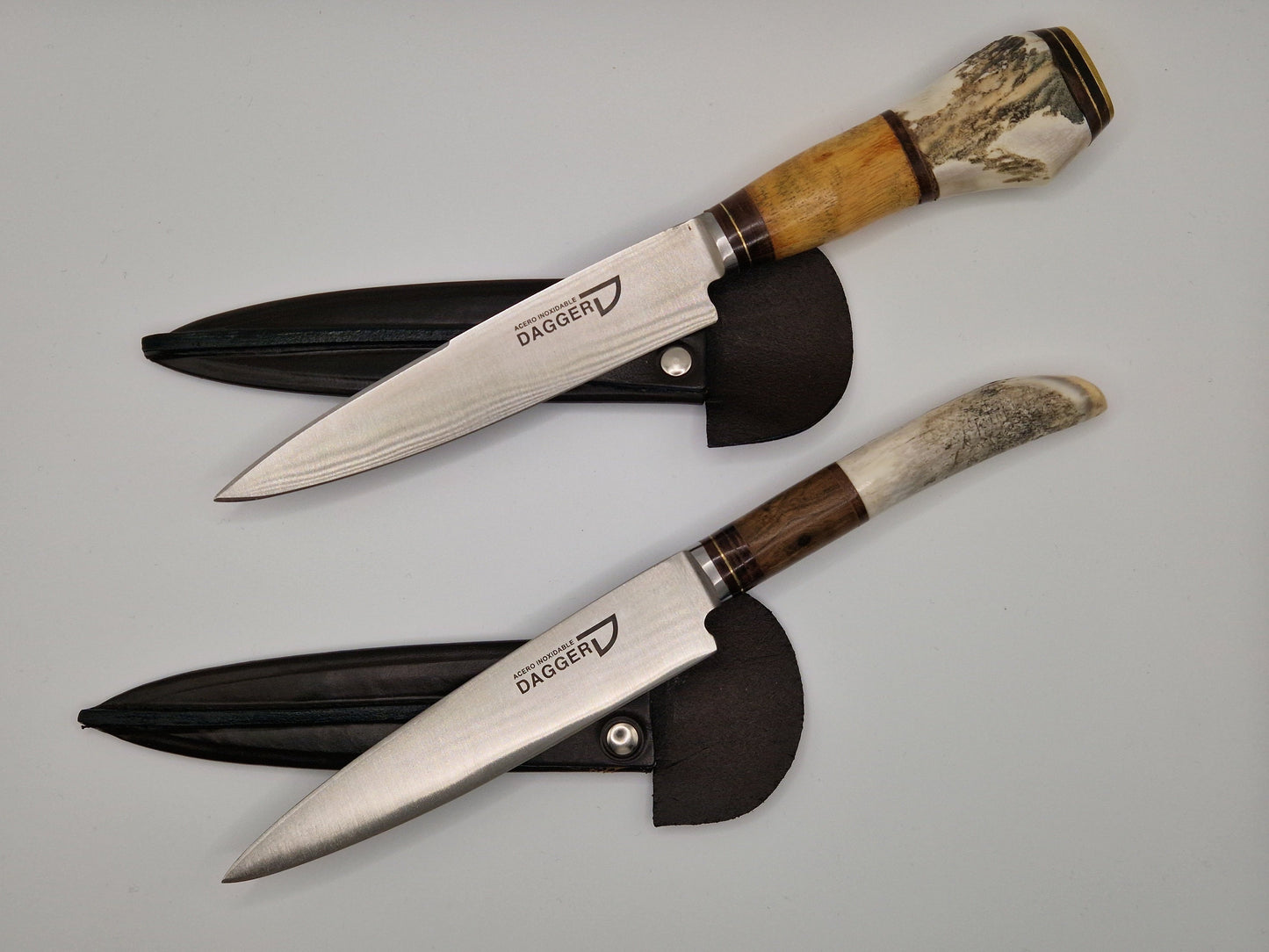 Set mit 2 Messern aus Holz und Hirschgeweih – einzigartiges Modell