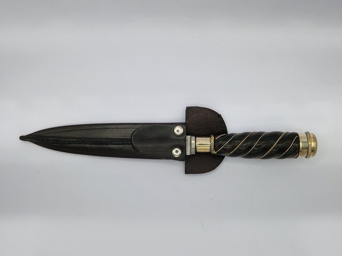 Gaucho Knife with Local Wood and Alpaca Wire Handle