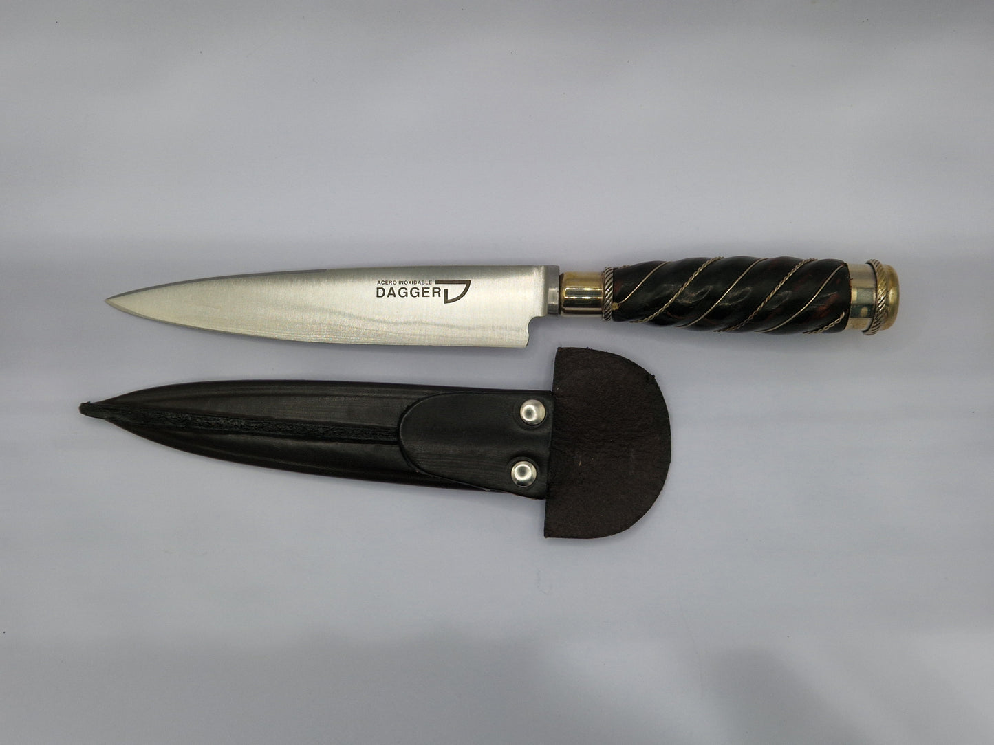 Gaucho Knife with Local Wood and Alpaca Wire Handle
