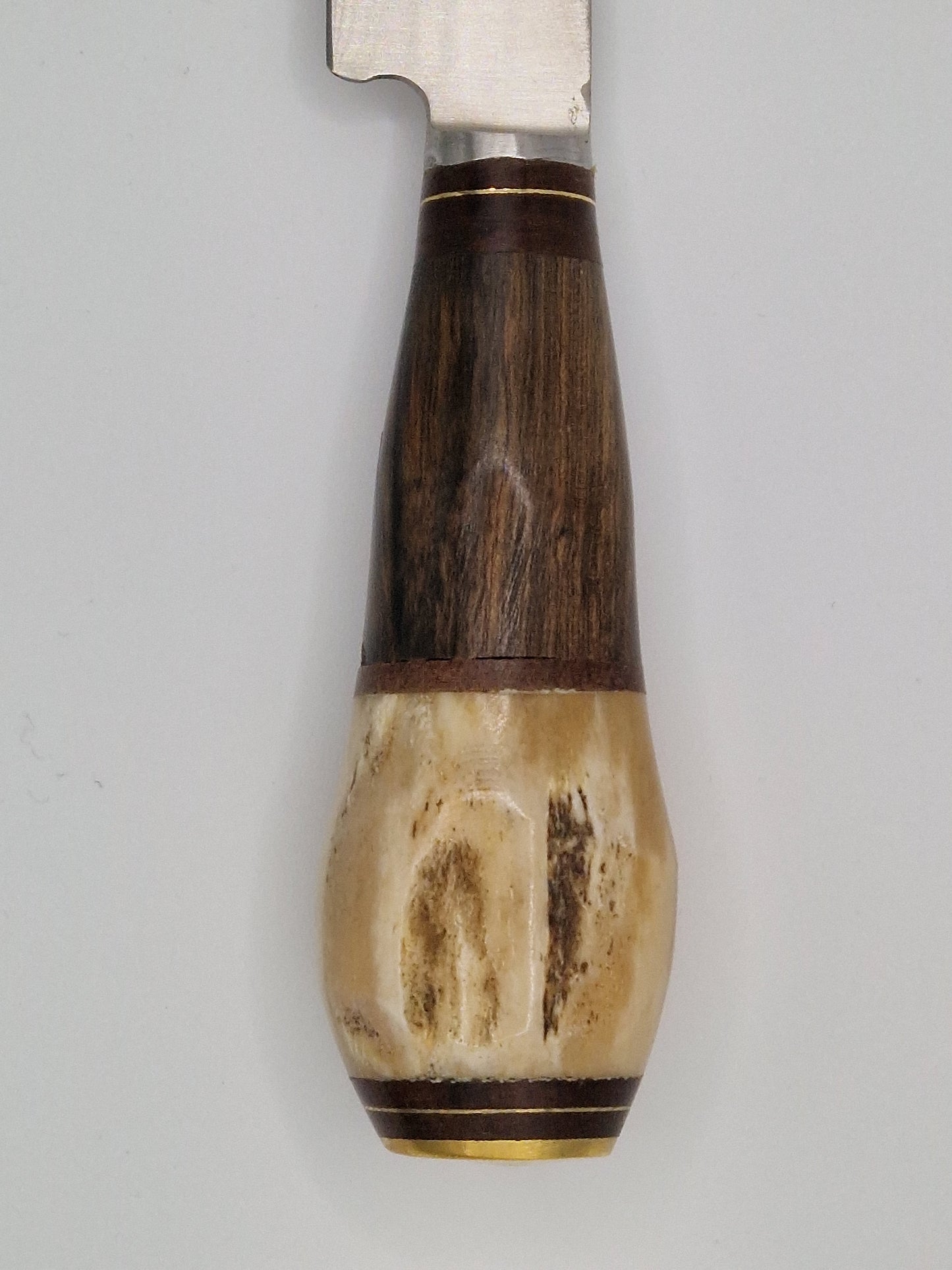 Coltello in legno di mucca scura e osso