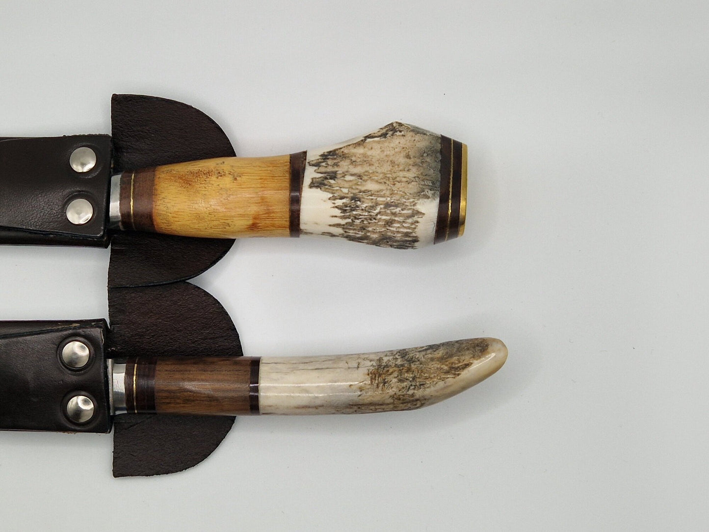 Set mit 2 Messern aus Holz und Hirschgeweih – einzigartiges Modell